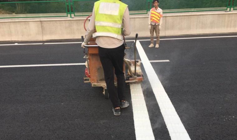 刮涂式道路劃線(xiàn)施工